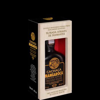 Mangaroca Cachaça Black Label 43% vol 0,7 l  in Geschenkbox